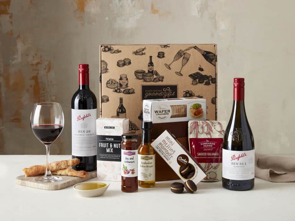 Displaying all the products contained in the Luxury Penfolds Wine Hampers