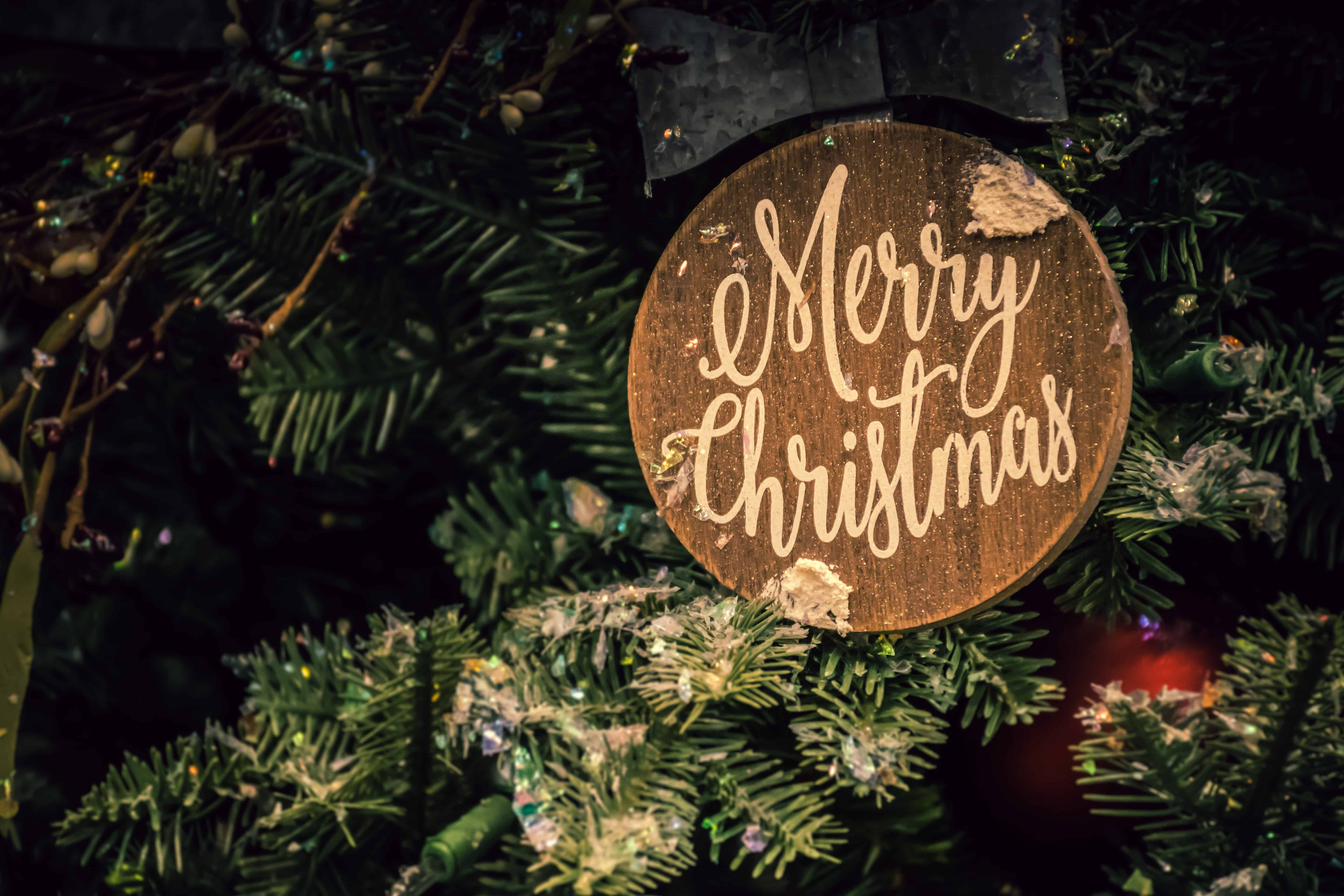 merry-christmas-sign-1656564 merry-christmas-sign-1656564