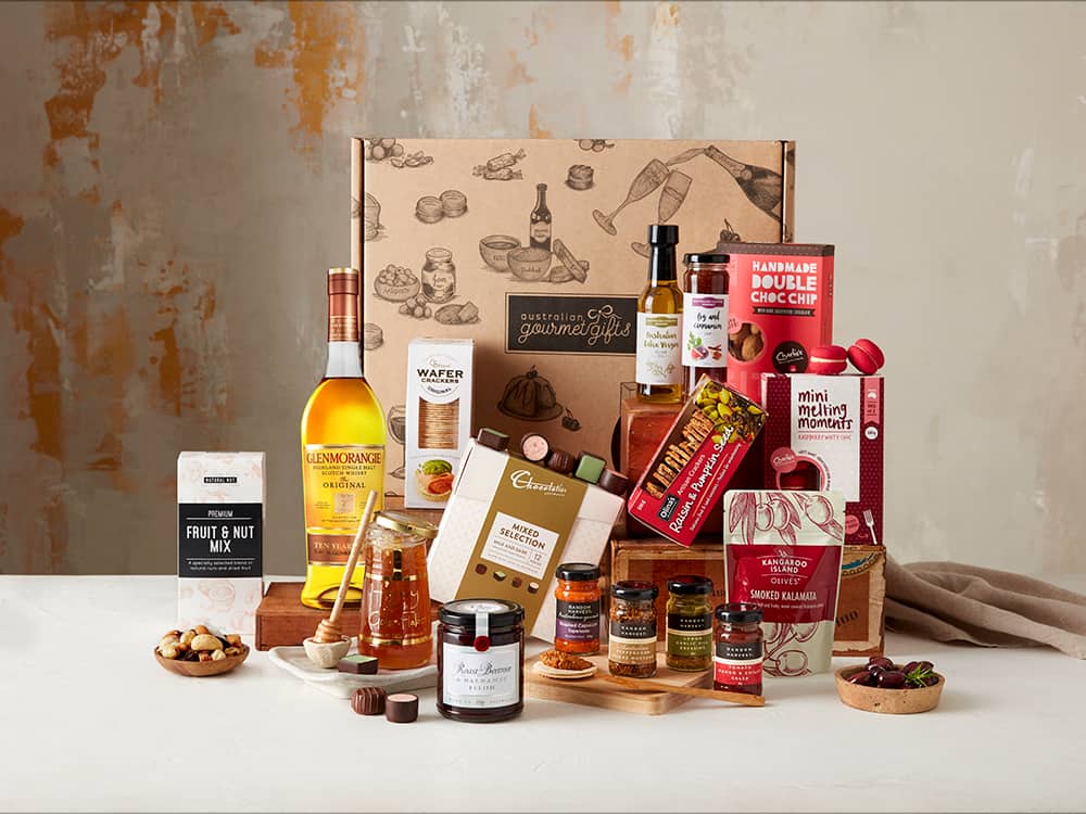 Displaying all the products contained in the Single Malt Whisky Extravagance Hamper