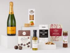 Veuve Clicquot Champagne Hamper