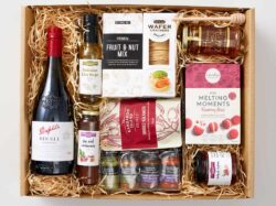 Penfolds 311 Chardonnay Extravagance Hamper - Image 3